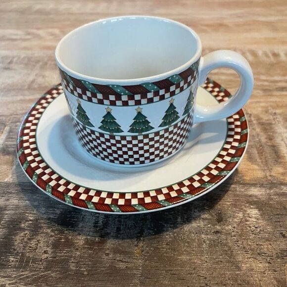 Debbie l Mumm Santa’s Spirit Oneida cup and saucer set of 4 
#coffee #tea #santa - Picture 2 of 4